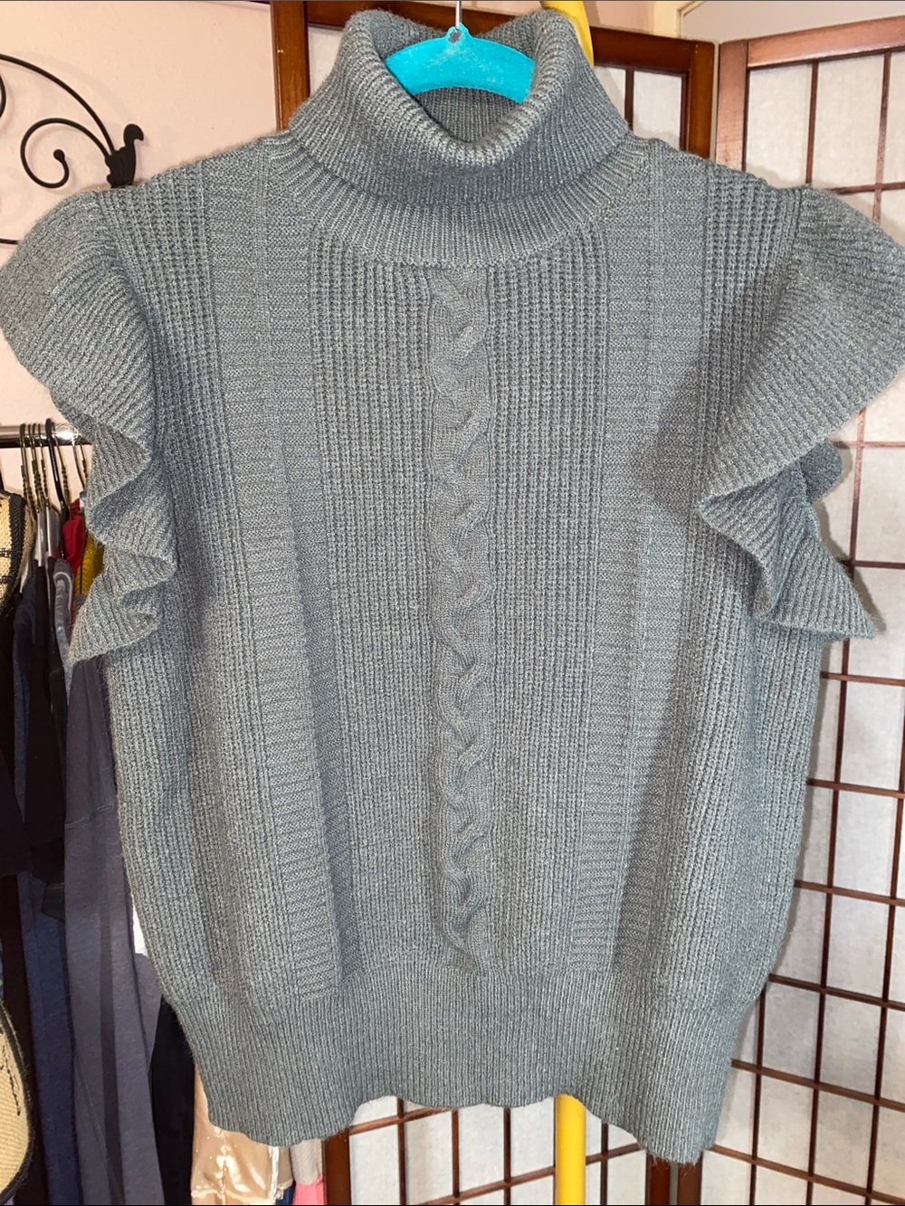 Andthewhy Gray Turtleneck Cable-Knit Sweater with Ruffle Sleeves